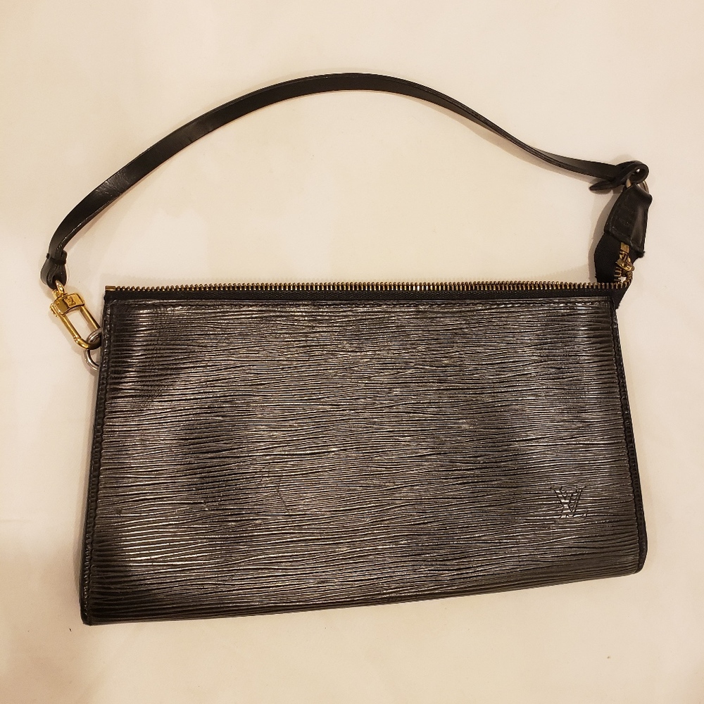 Louis Vuitton Black Epi Pochette